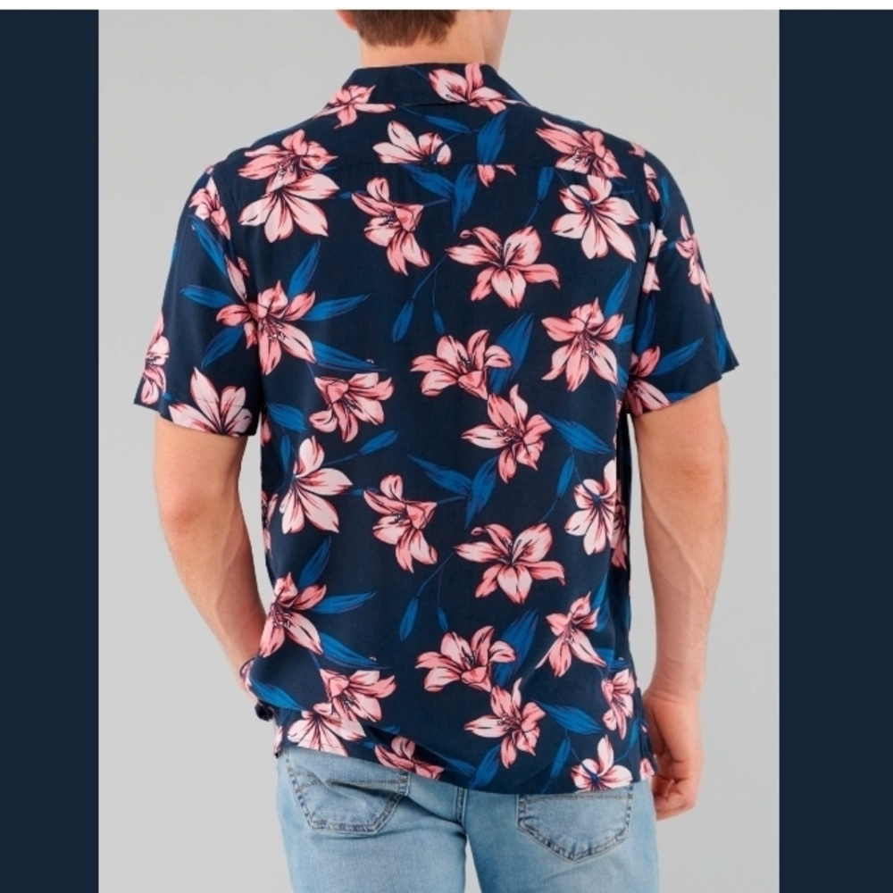 Hollister Navy and Pink Floral Men's Shirt
